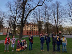 6 травня латвійські новаки та юнаки в Українському саду в центрі Риги провели сходини, присвячені Св. Юрію