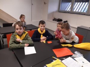 Пластуни з Гельсінкі на своїх сходинах вшанували Героїв Небесної сотні