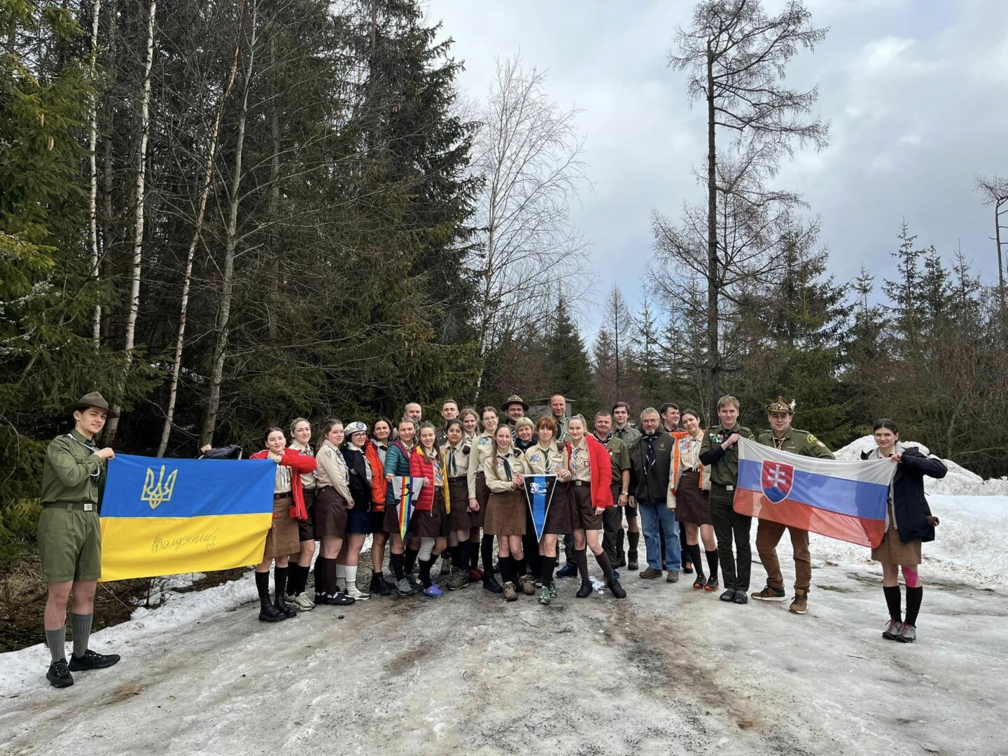 У Словаччині розпочався міжкрайовий вишкільний пластовий табір ШАЛиК ...