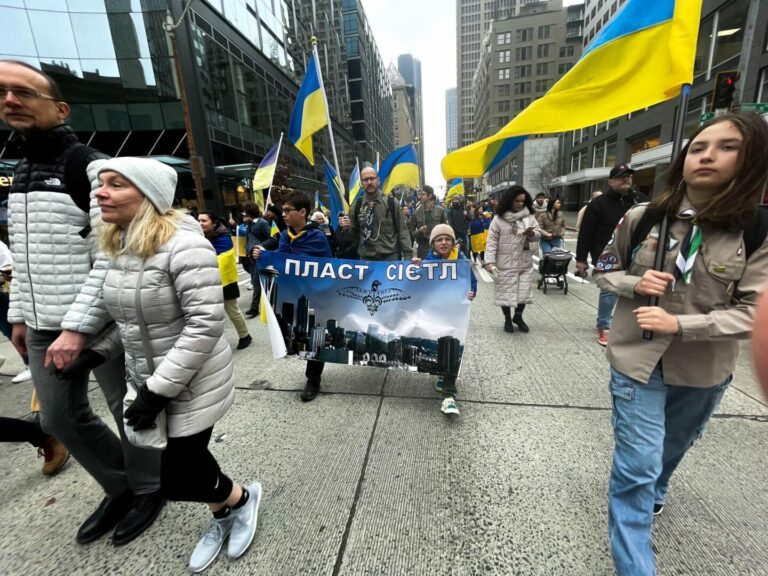 Пластуни Сіетла взяли участь у марші на підтримку України