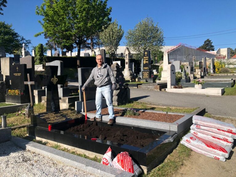 Пластуни Відня упорядковують могили визначних українців, похованих в Австрії