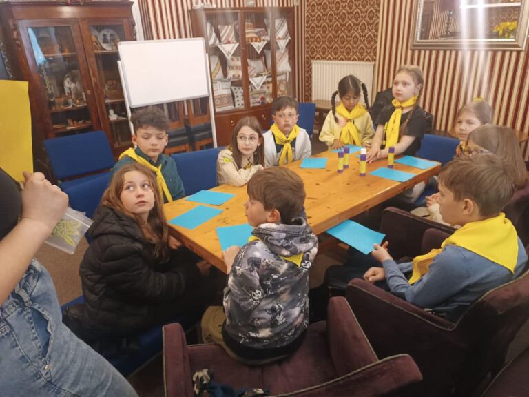 Сходини пластунів осередку Лідс з нагоди Дня Пласту та 100-ліття новацтва