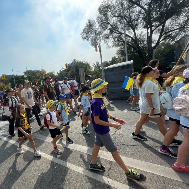 Пластуни станиці Торонто пройшли дефілядою під час BWV Toronto Ukrainian Festival