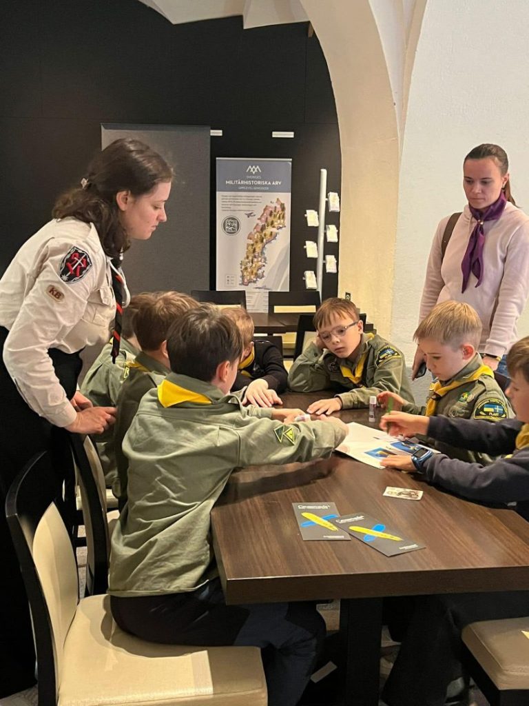 Пластовий рій «Північні Вовченята» у Стокгольмі відвідали виставку 1000 років Перехрестя