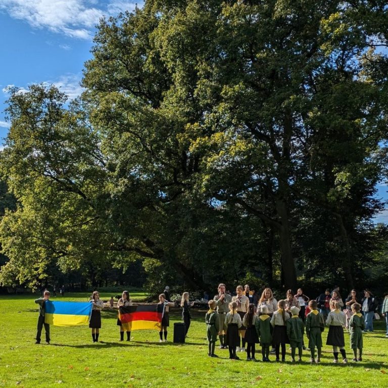 Сходини пластунів Дюссельдорфа були присвячені Дню захисників України