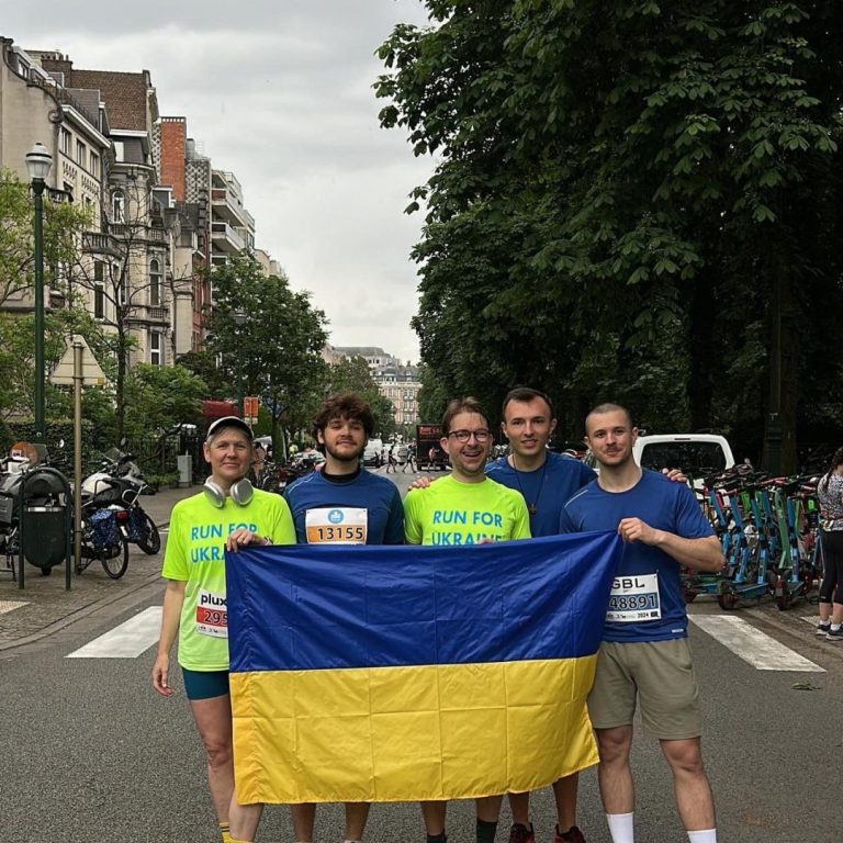 #runforukraine: пластуни Бельгії бігають в підтримку України