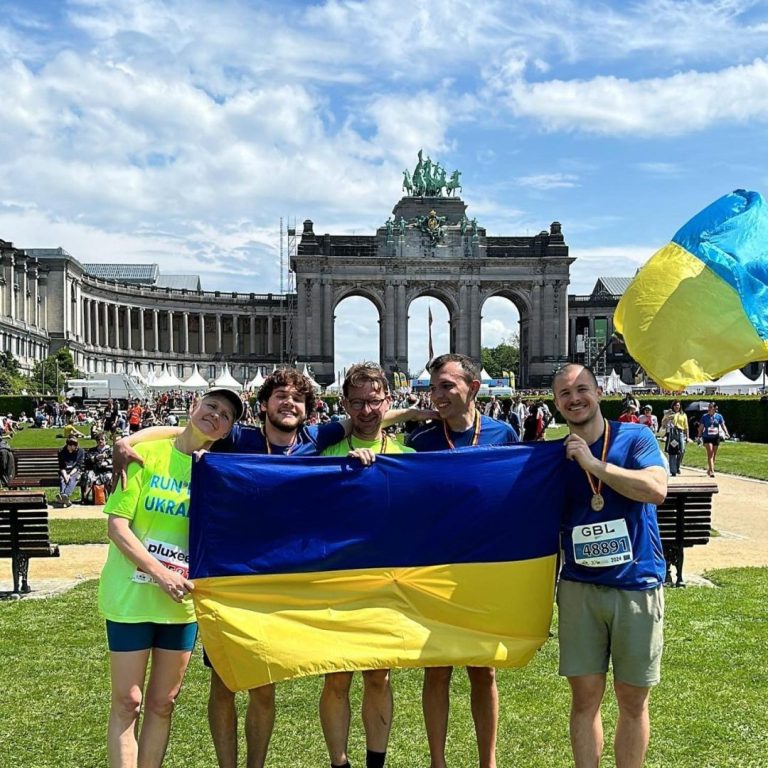 #runforukraine: пластуни Бельгії бігають в підтримку України