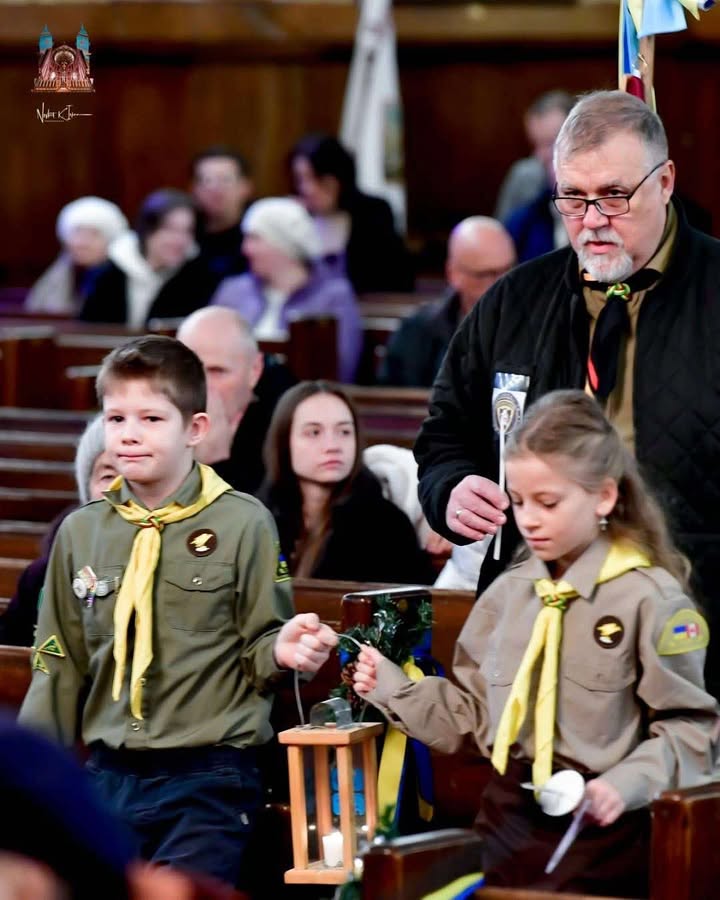 Вифлеємський Вогонь Миру завітав до українців Вінніпеґа, Канада