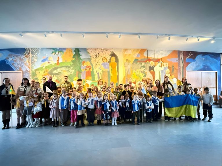 Пташата і новацтво осередку Стокгольм мали неймовірне Свято Миколая