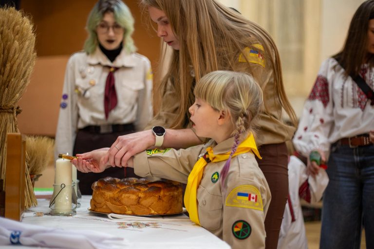 Пластова Свічечка 2024 та церемонія передачі Вифлеємського Вогню Миру у станиці Кітченер-Ватерлу