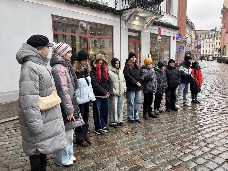 Пластуни Литви вперше перейняли Вифлеємський вогонь миру у пластунів Латвії