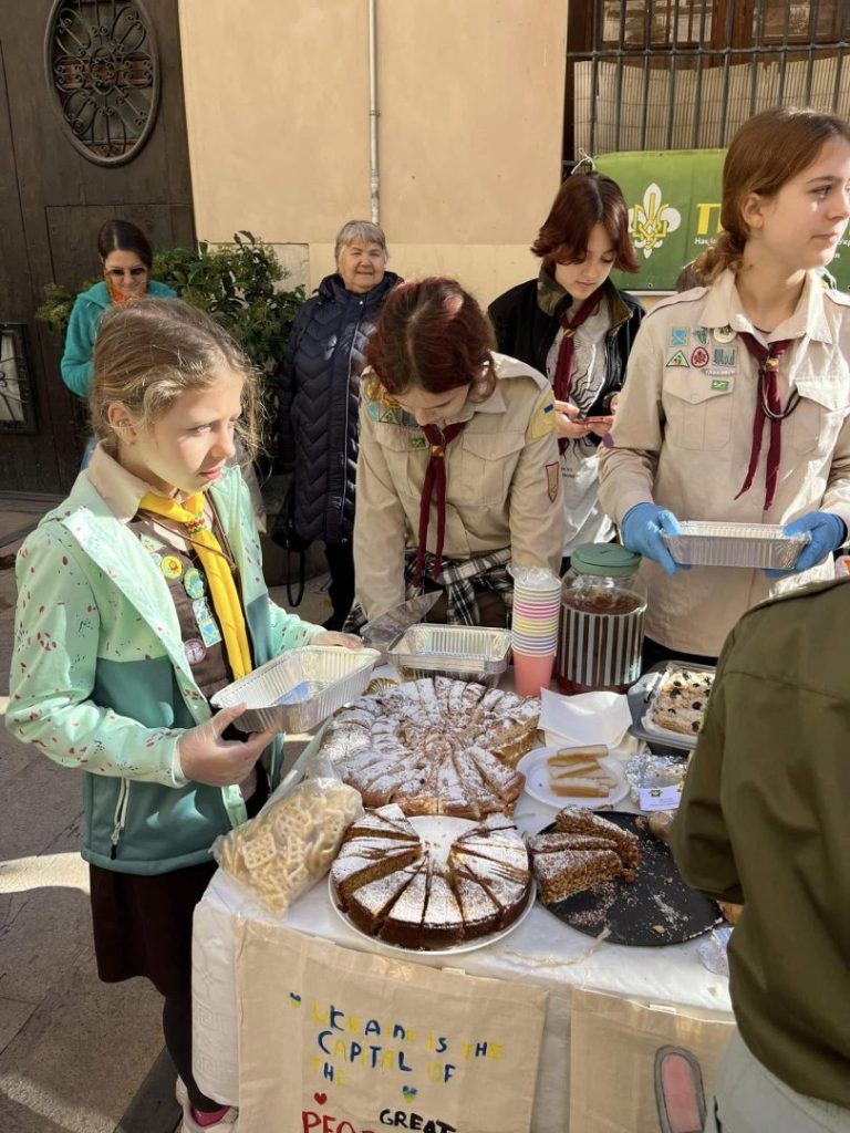 1 лютого 2025 року пластуни станиці Валенсія зорганізували благодійний ярмарок