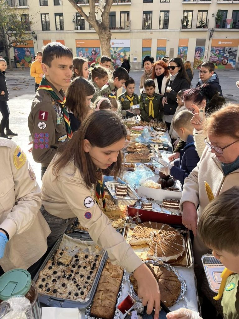1 лютого 2025 року пластуни станиці Валенсія зорганізували благодійний ярмарок