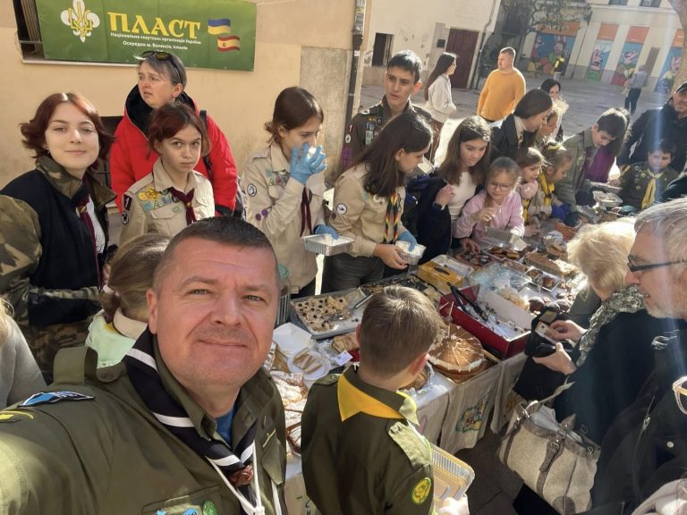 1 лютого 2025 року пластуни станиці Валенсія зорганізували благодійний ярмарок
