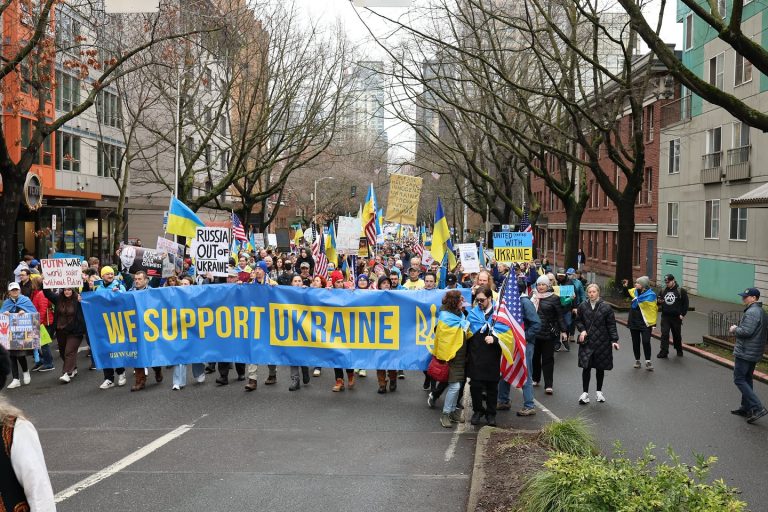 Пластуни Сієтла долучилися до маршу з нагоди 3 річниці нападу росії на Україну