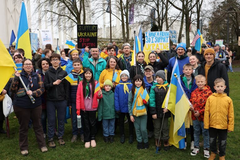 Пластуни Сієтла долучилися до маршу з нагоди 3 річниці нападу росії на Україну