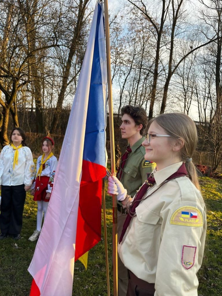 Юнацький пластовий курінь з Острави отримав курінне знамено