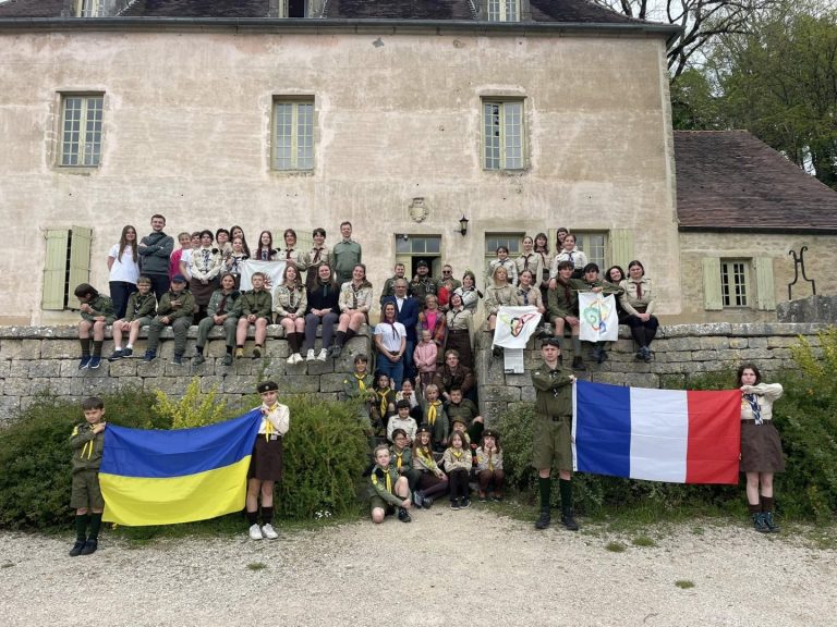 Пластуни з Франції, Швейцарії, України та Канади організували прогульку «Тіні незабутніх галлів»