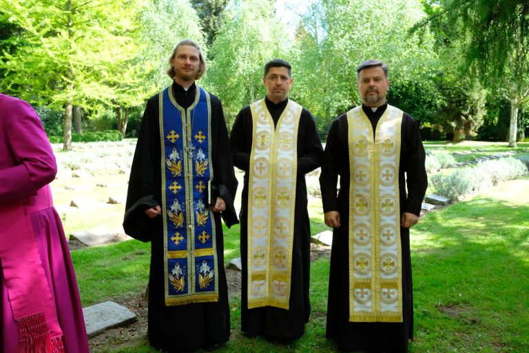 Пластуни вшанували пам’ять жертв Другої світової війни на найбільшому військовому кладовищі Європи