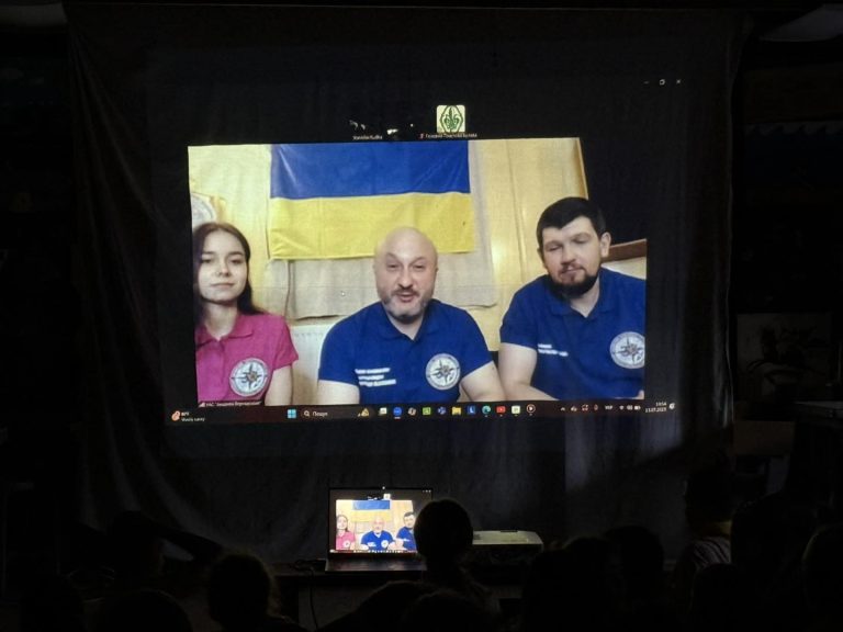 Пластуни на оселі “Новий Сокіл” поспілкувались з українськими полярниками