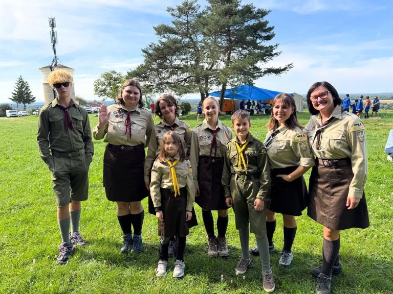 Пластуни Бургундії вперше взяли участь у Дні Відкритих Дверей разом зі скаутами