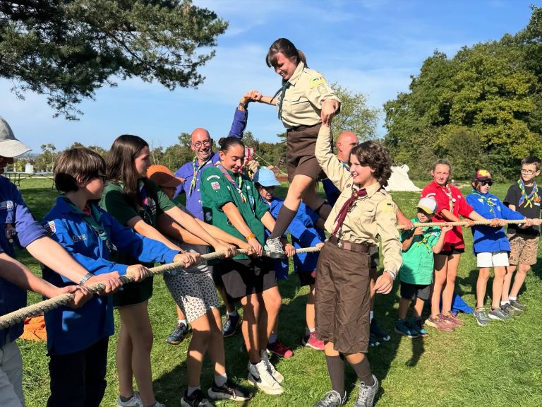 Пластуни Бургундії вперше взяли участь у Дні Відкритих Дверей разом зі скаутами