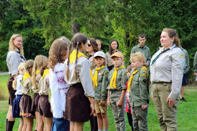 Пластуни Кітченер-Ватерлоо зібралася, щоб урочисто відкрити новий пластовий рік