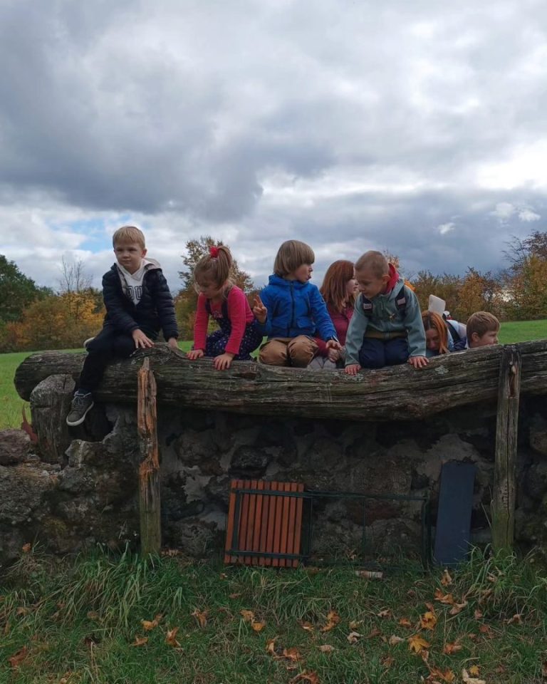Пластуни з осередку в Бонні відбули мандрівку до вулкана Rodderberg