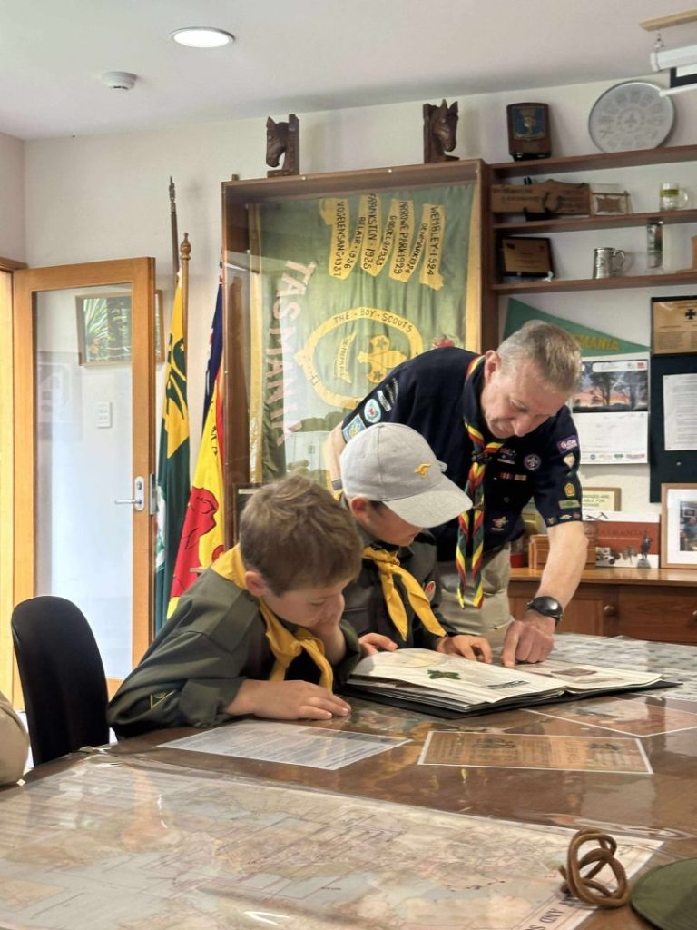 Пластуни відвідали Центр скаутської спадщини Тасманії