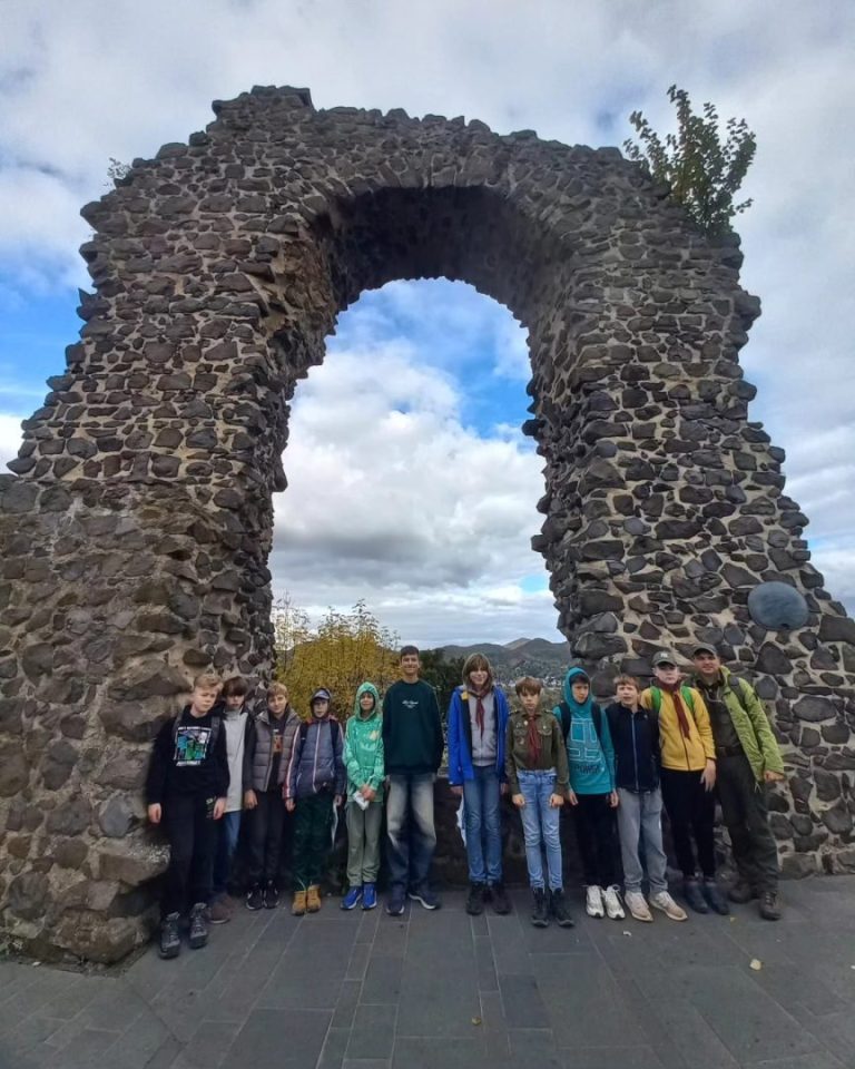 Пластуни з осередку в Бонні відбули мандрівку до вулкана Rodderberg