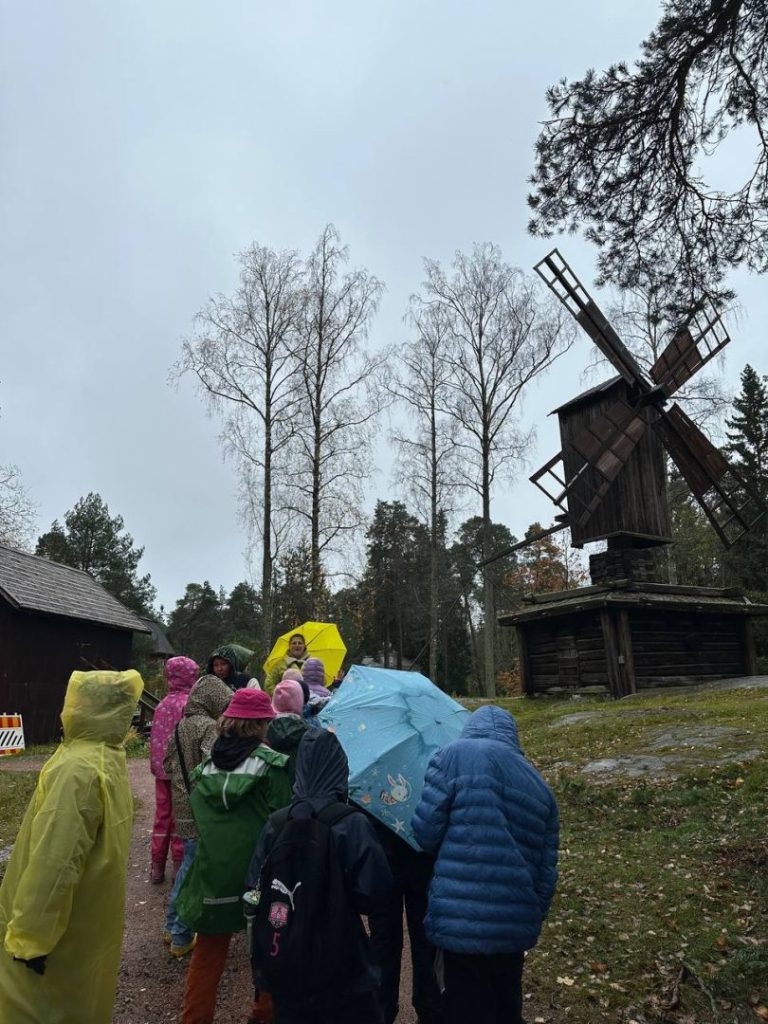 26 жовтня 2025 пластуни Фінляндії вирушили на прогульку до острова Seurasaari