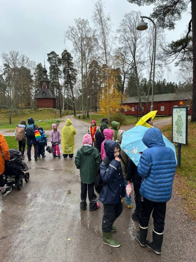 26 жовтня 2025 пластуни Фінляндії вирушили на прогульку до острова Seurasaari