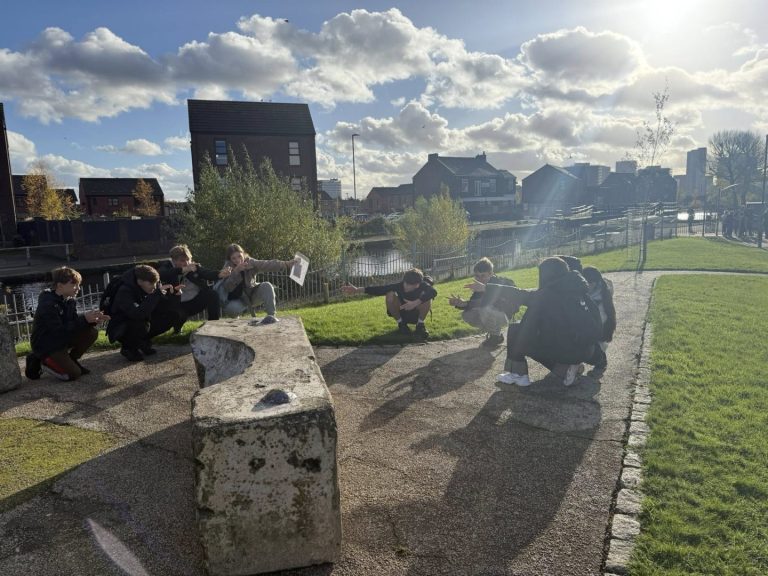 листопада 2025 року пластуни Манчестера провели акцію до Дня Листопадового Чину