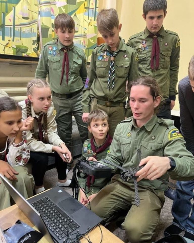 25 жовтня 2025 року пластуни Братислави провели перший авіаційний вишкіл