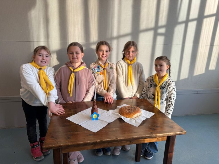 15 листопада 2025 року у Стокгольмі пластуни виготовляли свої свічки памʼяті