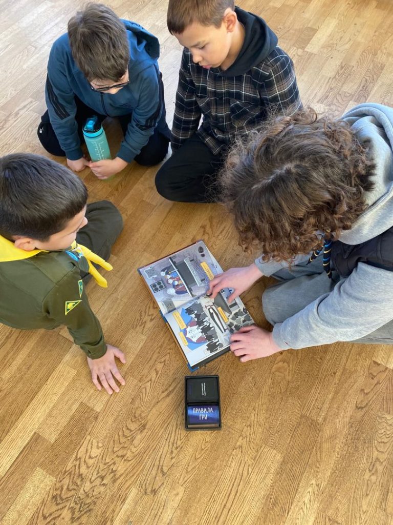 15 листопада 2025 року у Стокгольмі пластуни виготовляли свої свічки памʼяті