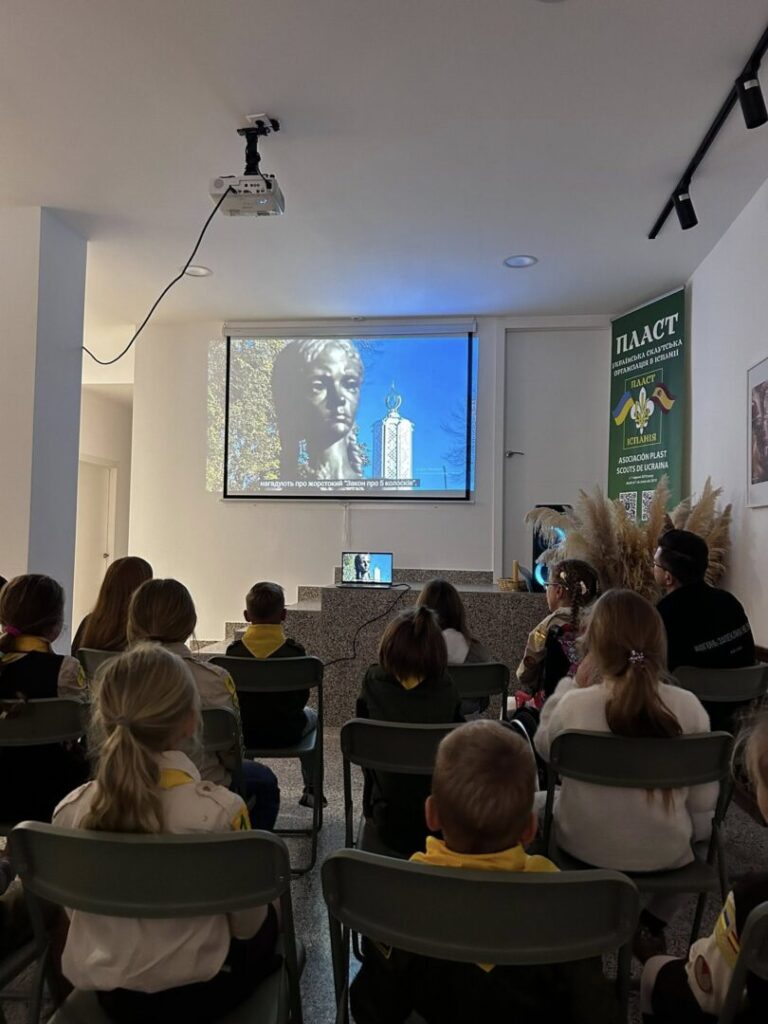 Найменші пластуни Валенсії провели сходини пам’яті жертв голодоморів