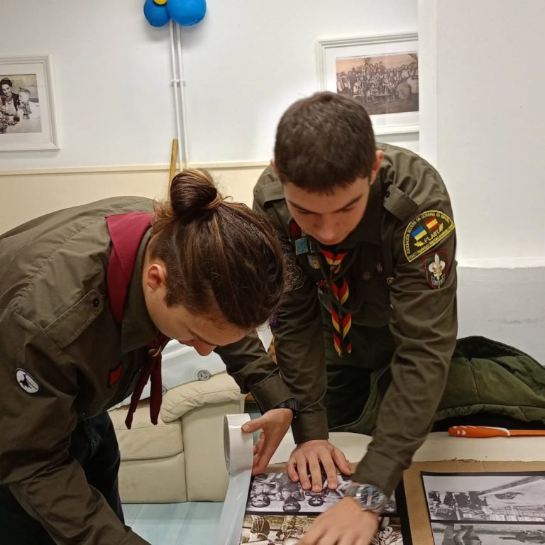 22 листопада 2025 року пластуни Доностії вшанували пам’ять мільйонів невинних жертв Голодоморів