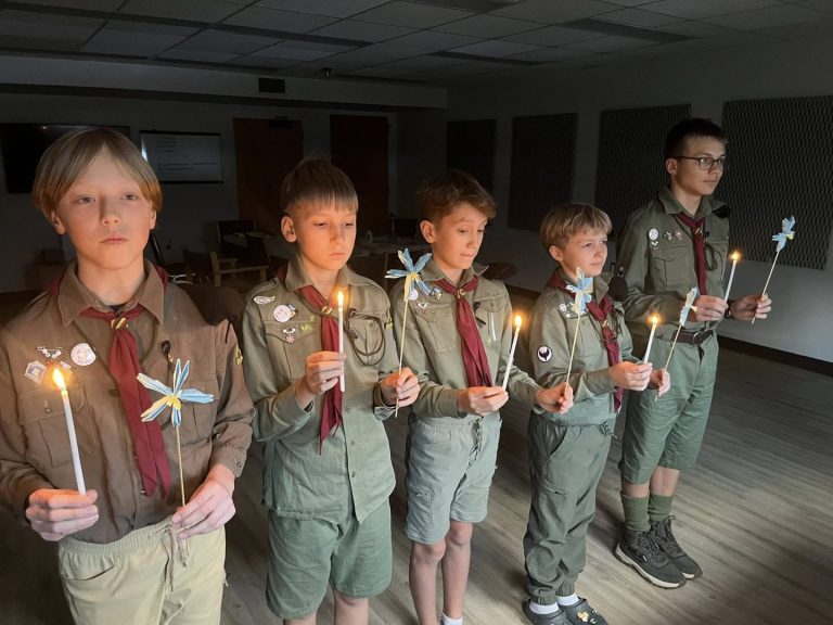 22 листопада 2025 пластуни Саскатуна вшанували пам’ять жертв голодоморів