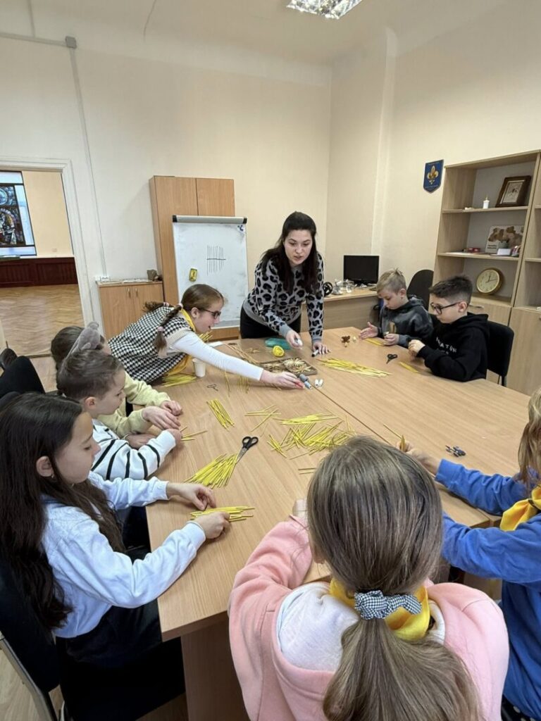 Найменші пластуни Латвії провели сходини про те, чому важливо пам’ятати та берегти правду