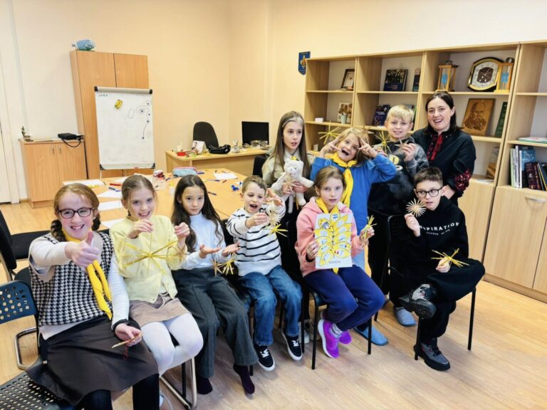 Найменші пластуни Латвії провели сходини про те, чому важливо пам’ятати та берегти правду