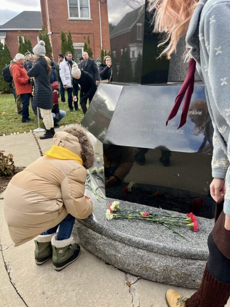 22 листопада 2025 пластуни Станиці Кітченер-Ватерлоо вшанували пам’ять жертв Голодоморів