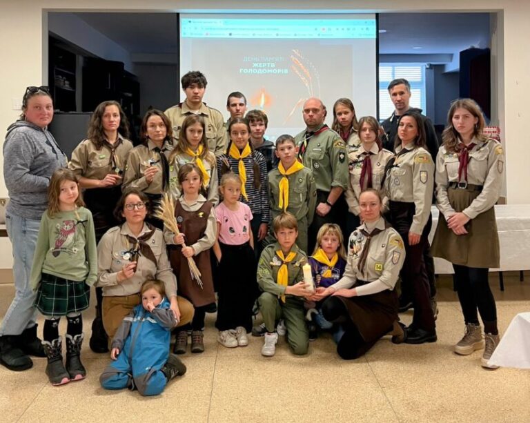 22 листопада 2025 пластуни Станиці Кітченер-Ватерлоо вшанували пам’ять жертв Голодоморів