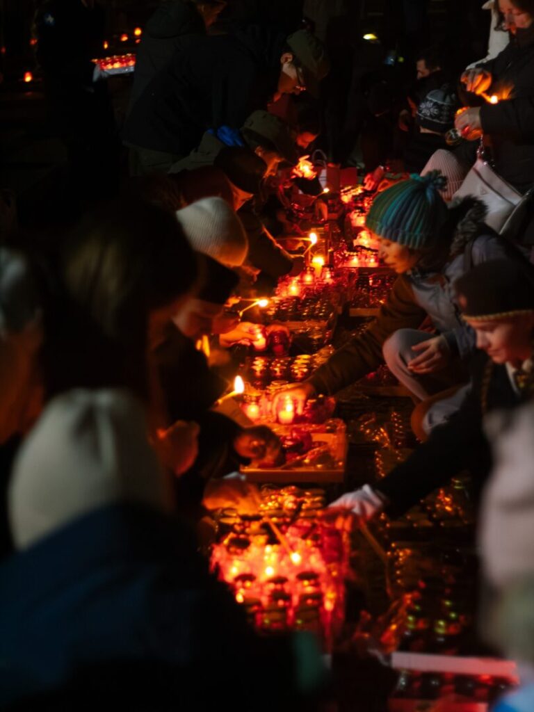 7 грудня 2025 року Вифлеємський Вогонь Миру прибув до Львова