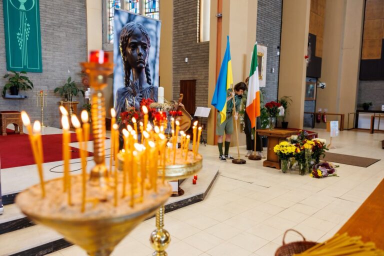 Пластуни спільно з українською церквою вшанували пам’ять жертв Голодоморів в Україні