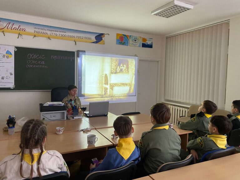 Пластуни з Шяуляй продовжують дізнаватись про важкі сторінки українського народу – Голодомор