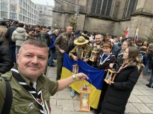 У Лінці делегація Українського Пласту отримала Вифлеємський Вогонь Миру