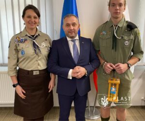 Пластуни Ряшева на відкритті Віцеконсульства України передали Вифлеємський Вогонь Миру