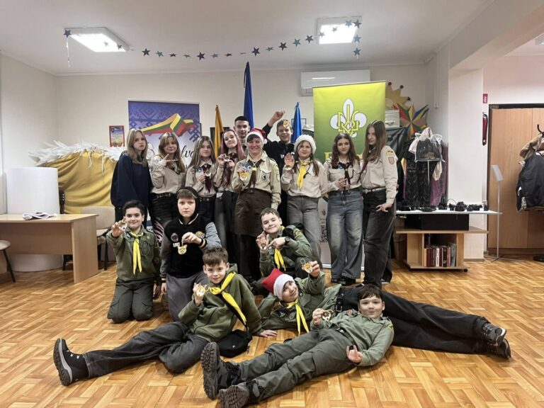 На сходини пластового новацтва в Шяуляй прилетіла Сніжинка Добра