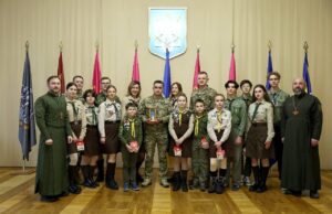 19 грудня 2025 року пластуни передали Вифлеємський вогонь миру захисникам України